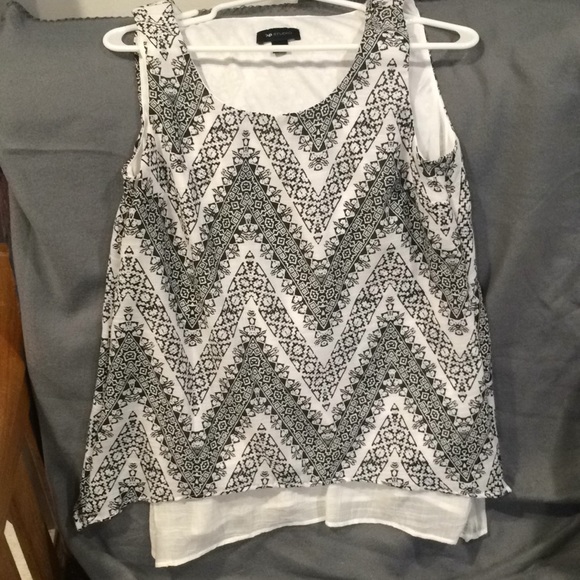 An studio top - Picture 1 of 1